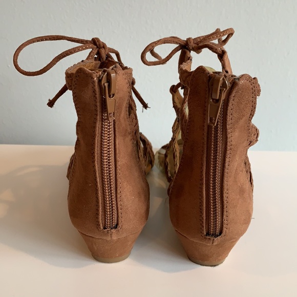 Crown Vintage Back Zip Sandals - Picture 3 of 7